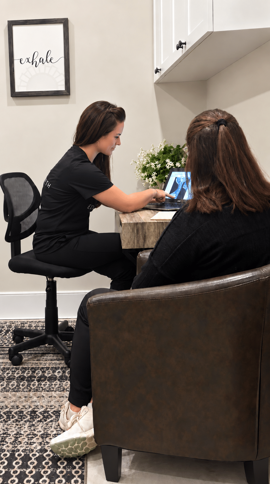 Chiropractic care at Edge Health in Barrie, Ontario